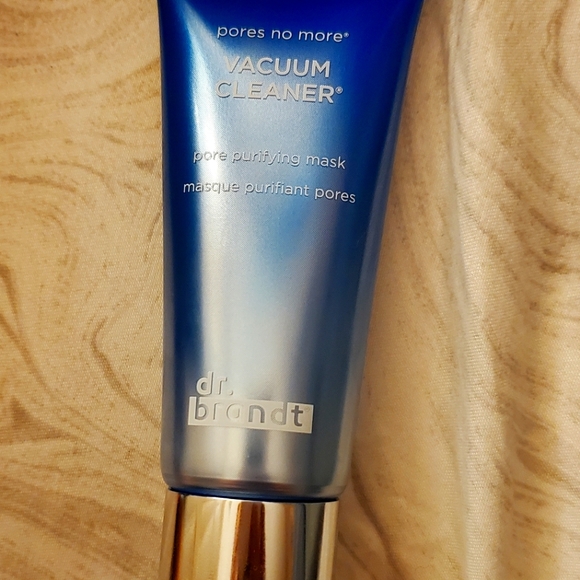 Pores No More: Vacuum cleaner pore purifying mask - Picture 2 of 4